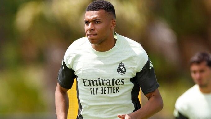 فيفا العرب |كيليان مبابي يواصل تحطيم الأرقام ويقترب من أفضل موسم في مسيرته الكروية