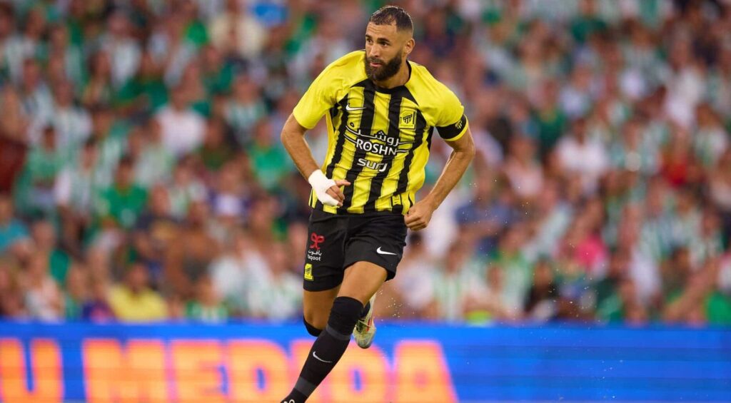 فيفا العرب |كريم بنزيما يرفض تجديد عقده مع الاتحاد ويستعد للعودة إلى أوروبا