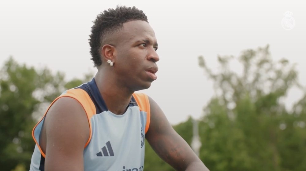 فيفا العرب |ريال مدريد متفائل باستكمال مفاوضات تجديد عقد فينيسيوس جونيور وسط تطورات إيجابية 