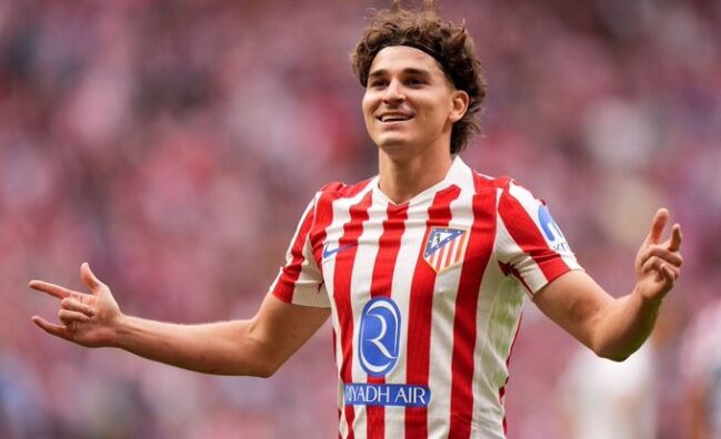 فيفا العرب |أتلتيكو مدريد يضع سعرًا خياليًا لـ “جوليان ألفاريز” ويواجه ضغوط برشلونة الصيف القادم