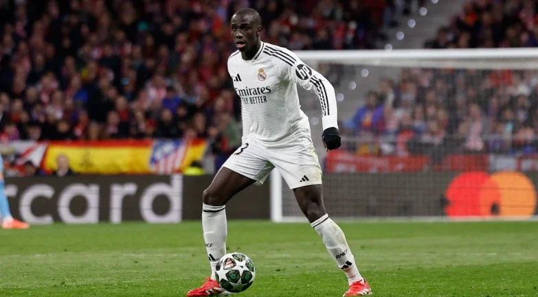 فيفا العرب |ريال مدريد قرر تأخير الإعلان عن تجديد عقد “ميندي”