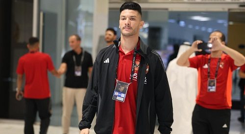 فيفا العرب |والد أشرف داري ينفي جميع شائعات رحيل نجله عن الأهلي ويؤكد إستمراره بالفريق