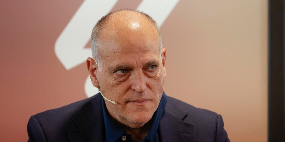 فيفا العرب |خافيير تيباس ينتقد إلغاء مباراة فياريال وبرشلونة ويشيد بتعاون الناديين أمام الضغوط الأوروبية