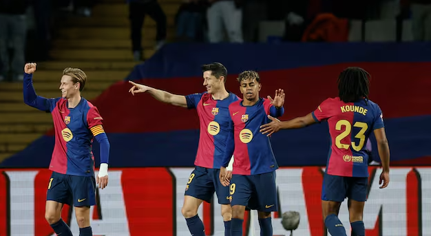 فيفا العرب |مونيز رويز.. الحكم المحظوظ على برشلونة قبل ديربي إشبيلية