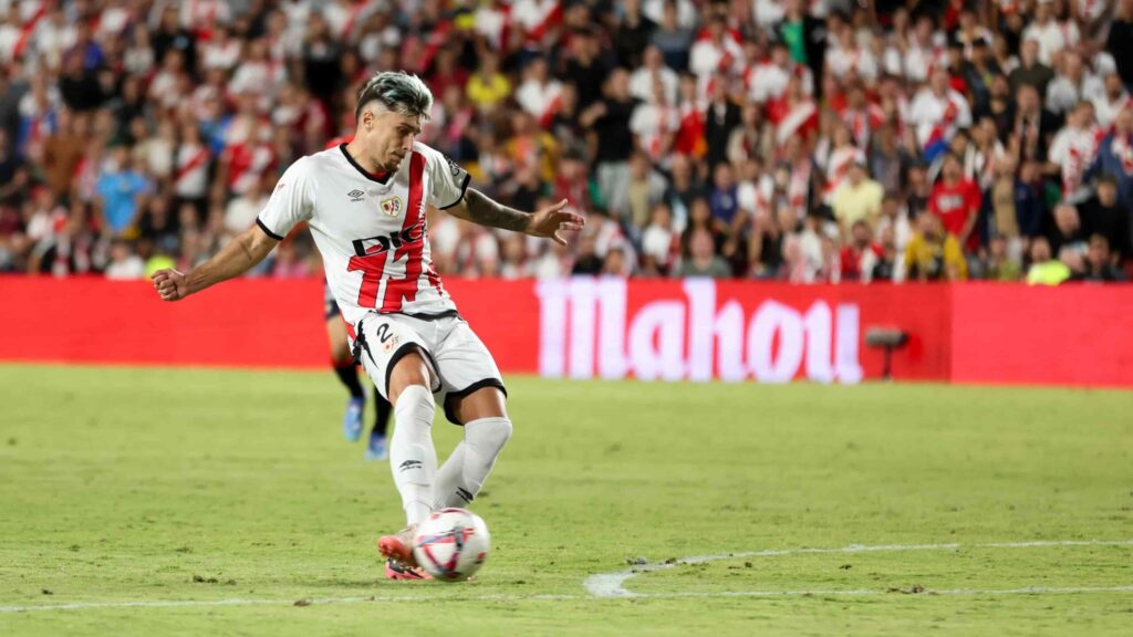 فيفا العرب |هدف جديد لـ “برشلونة”: هل يكسر “أندري راتيو” عقد الـ 25 مليون يورو