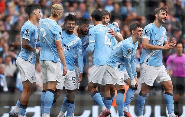 فيفا العرب |برشلونة يستعد لـ “صفقة مجانية”: مدافع مانشستر سيتي على أعتاب الكامب نو