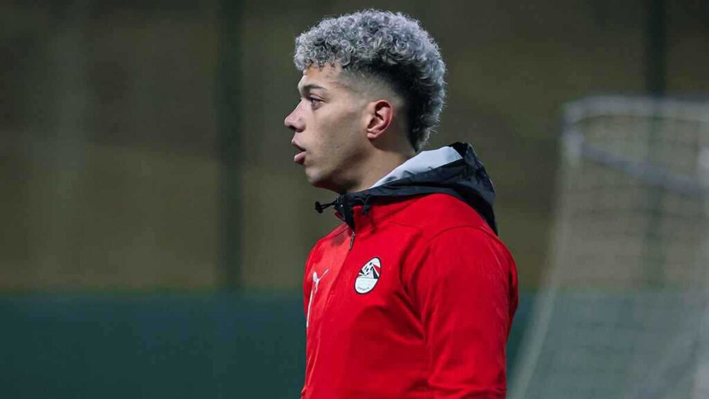 فيفا العرب |حقيقة المشادة بين إمام عاشور وأحمد فتوح قبل موقعة زيمبابوي