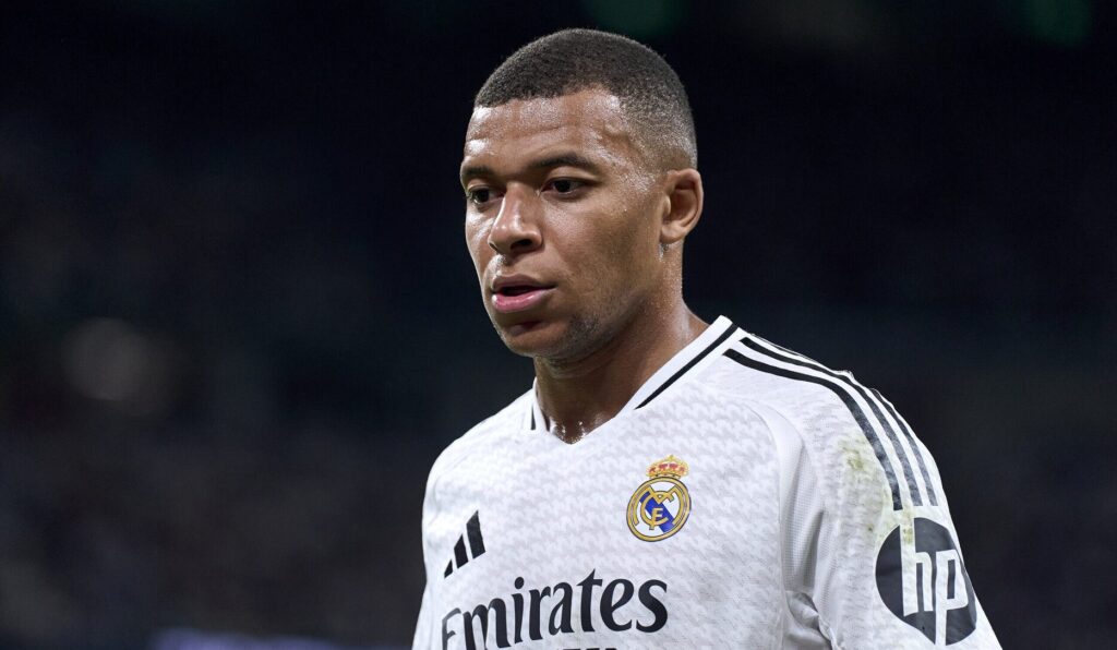 فيفا العرب |تفاصيل إصابة كيليان مبابي وغيابه المؤكد عن ديربي السوبر الإسباني