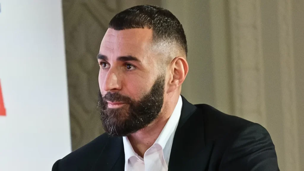 فيفا العرب |كريم بنزيما يكشف موقفه من كأس العالم، ومصيره مع الإتحاد السعودي