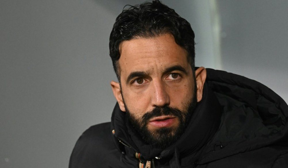 فيفا العرب |رسمياً.. مانشستر يونايتد يقيل “روبن أموريم” ويعين فليتشر مدرباً مؤقتاً