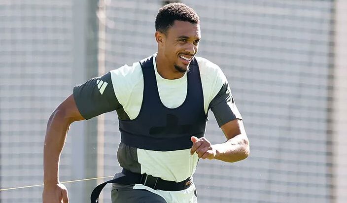 فيفا العرب |تشيلسي يخطط لإعادة ألكسندر أرنولد إلى البريميرليج بطلب من روسينيور