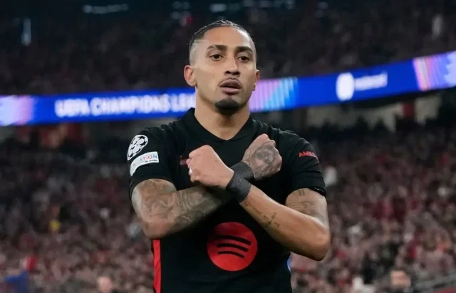 فيفا العرب |مقاتل برتبة نجم.. كواليس مشاركة رافينيا “المصاب” في الكلاسيكو وتألقه الاستثنائي