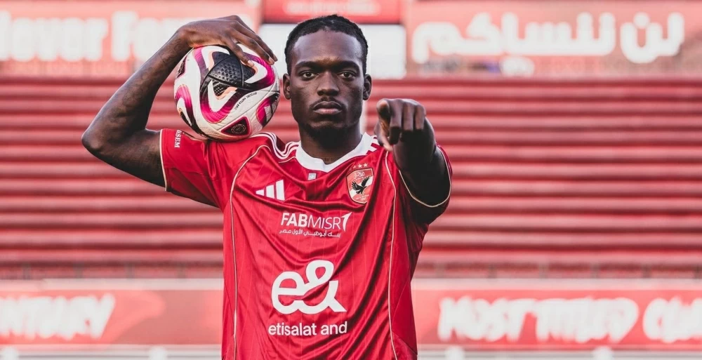 فيفا العرب |توروب يجهز مفاجأة مدوية في تشكيل الأهلي أمام البنك لحل عقدة الهجوم