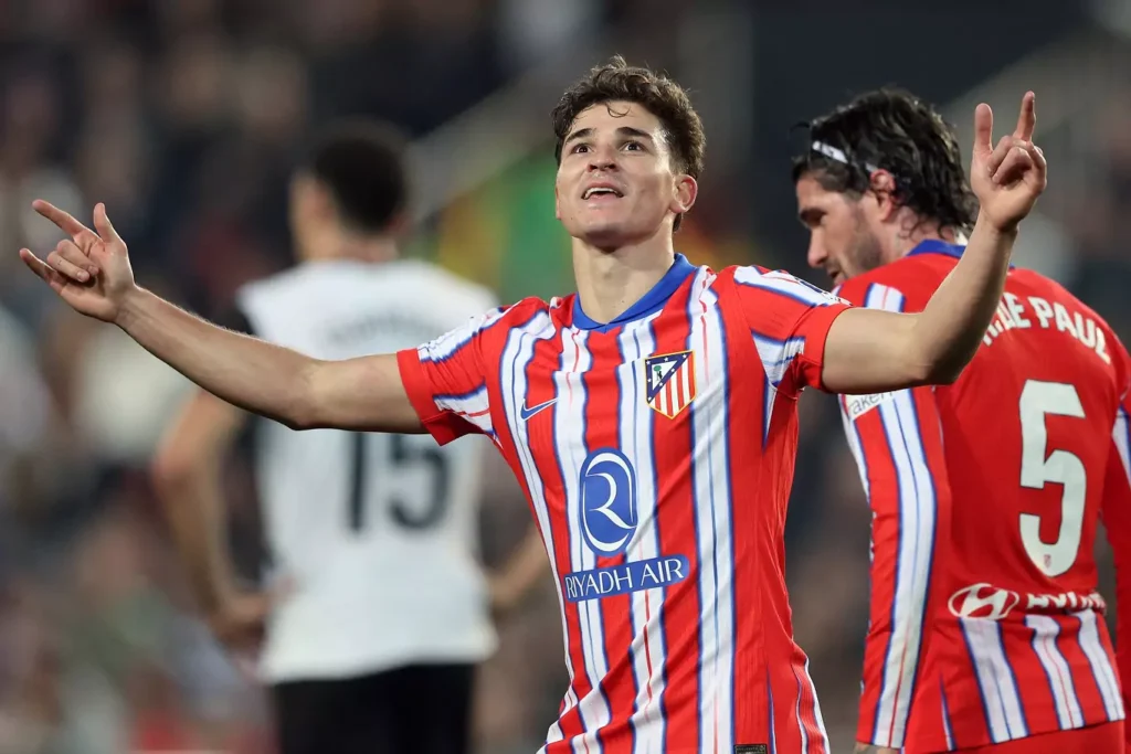 فيفا العرب |أتلتيكو مدريد يقطع الطريق أمام رغبة برشلونة في ضم ألفاريز