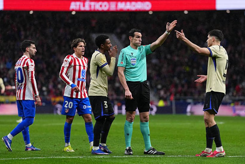 فيفا العرب |برشلونة يدرس تقديم شكوى ضد حكم مباراة برشلونة وأتلتيكو مدريد