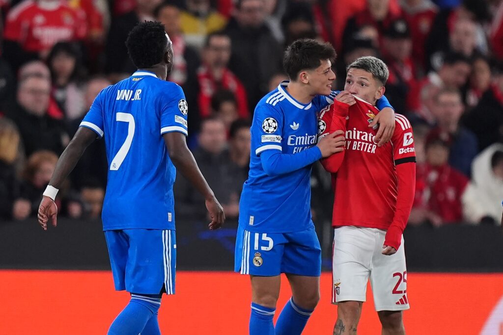 فيفا العرب |تشواميني: اتفقنا على الانسحاب ولكن فينيسيوس رفض رغم وصفه بالقرد