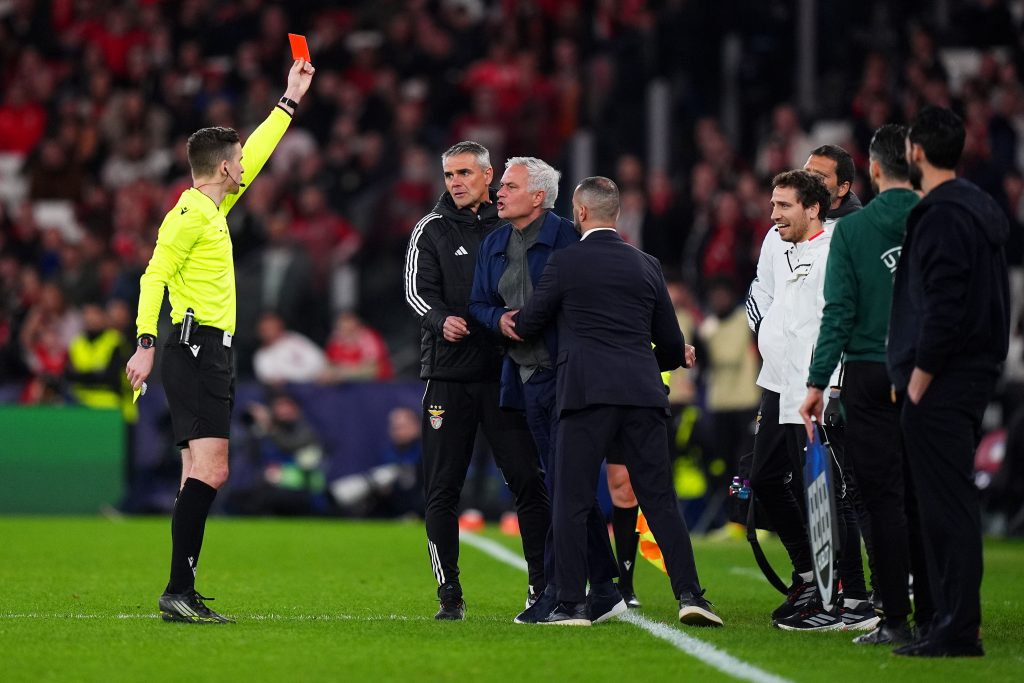 فيفا العرب |فينيسيوس سبب طرد مورينيو وحرمانه من التواجد في بيرنابيو