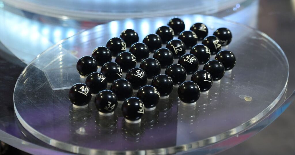 فيفا العرب |قناة تلفزيونية قرعة الدور الخامس لكأس الاتحاد الانجليزي، بث مباشر، الوقت وأرقام الكرة | كرة القدم | رياضة