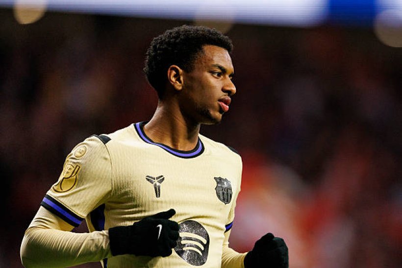 فيفا العرب |مانشستر يونايتد يفكر في التعاقد مع مدافع برشلونة