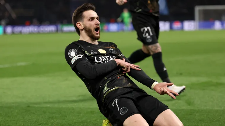 فيفا العرب |أرسنال يتطلع إلى خطوة طموحة لنجم باريس سان جيرمان خفيتشا كفاراتسخيليا