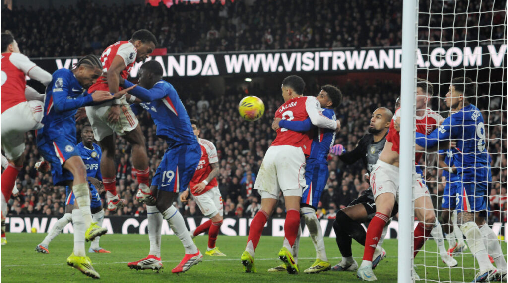 فيفا العرب |أرسنال يستمتع بمجد الكرات الثابتة بينما يتحسر روزنيور على سوء انضباط تشيلسي في ديربي لندن