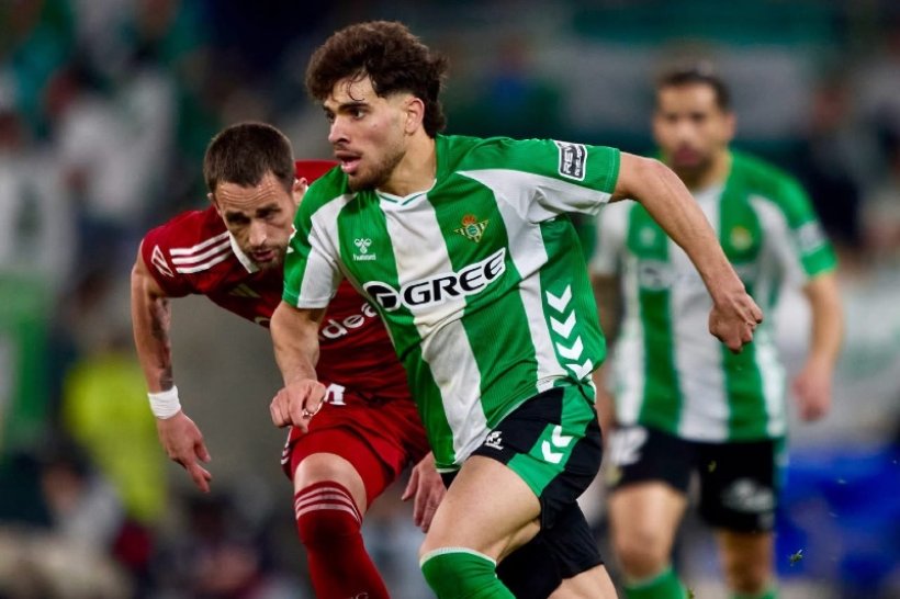 فيفا العرب |الززولي يقود هجوم ريال بيتيس ويتألق هذا الموسم