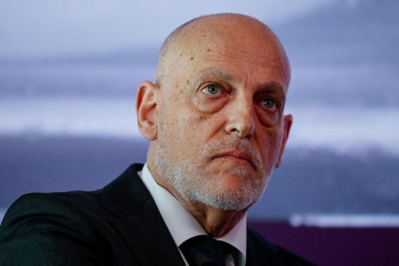 فيفا العرب |تيباس يرد على تشافي بشأن الموافقة على عودة ميسي إلى برشلونة