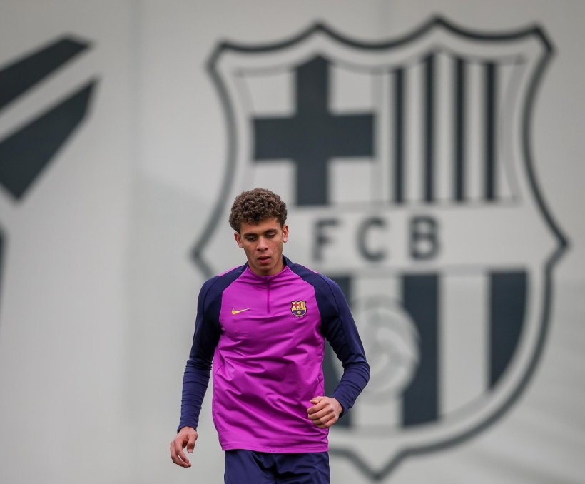 فيفا العرب |حمزة عبد الكريم يشارك في نهائي كأس الملك للشباب