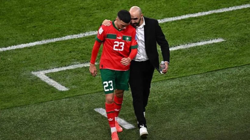 فيفا العرب |خنوس يوجه رسالة شكر إلى الركراكي بعد الرحيل