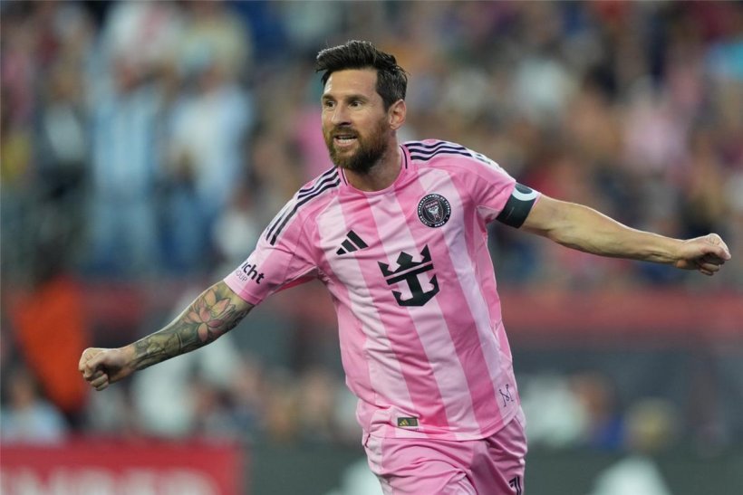 ميسي يبقى الأكثر شعبية