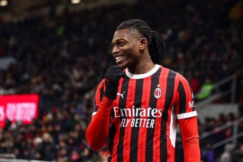 فيفا العرب |ميلان يتحرك لتأمين نجمه بعقد جديد
