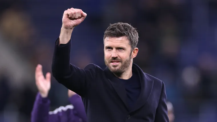 فيفا العرب |هل يستحق مايكل كاريك تدريب مانشستر يونايتد؟ كيف يمكن للنتائج والمباريات القادمة أن تترك الشياطين الحمر أمام قرار صعب