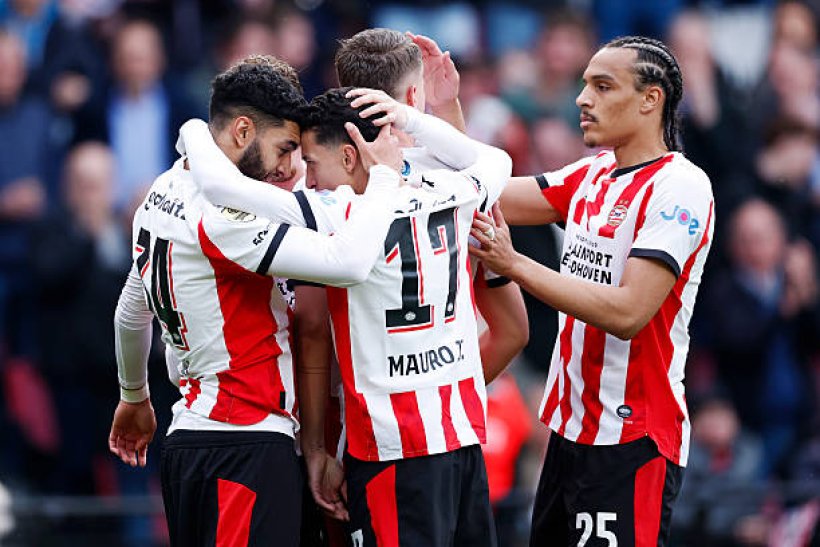 آيندهوفن يفوز بلقب الدوري الهولندي