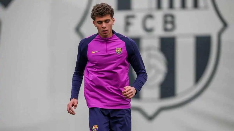 إصابة عضلية يغيب عنها حمزة عبد الكريم لاعب برشلونة