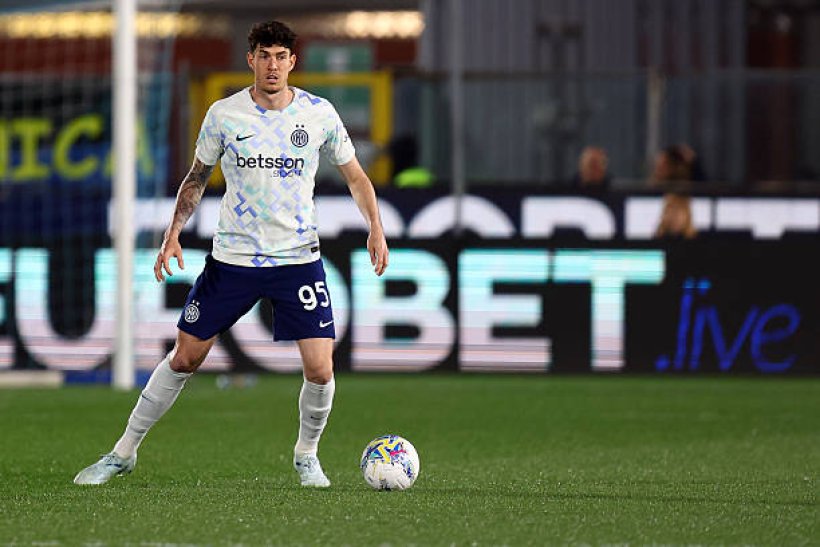 إنتر ميلان يرفض خفض سعر باستوني وسط اهتمام برشلونة