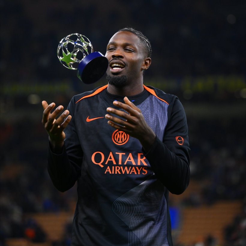 إنتر ميلان يميل نحو تجديد عقد تورام والعروض السعودية قد تغير الوضع