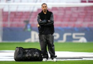 الإيقاف يهدد رافينها