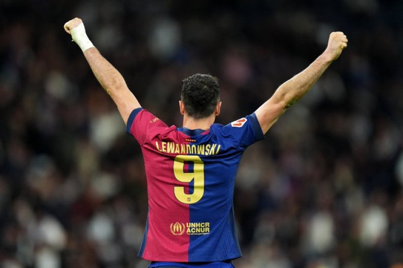 برشلونة يقدم عرضًا رسميًا لتجديد عقد ليفاندوفسكي