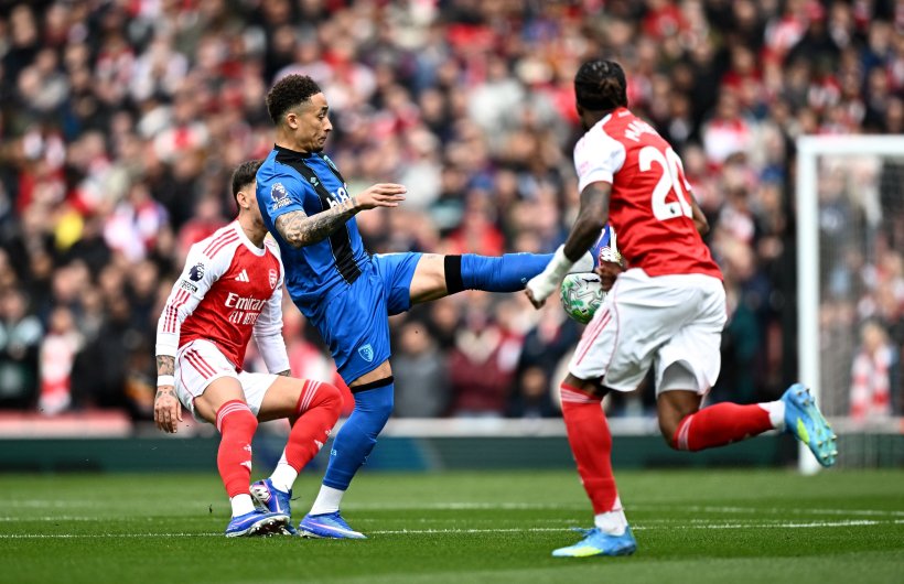 بورنموث يشعل الدوري الإنجليزي بالفوز على أرسنال