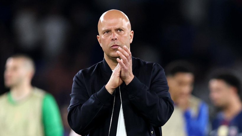 تقارير: استمرار آرني سلوت مع ليفربول يقترب رغم الموسم الخالي من الألقاب