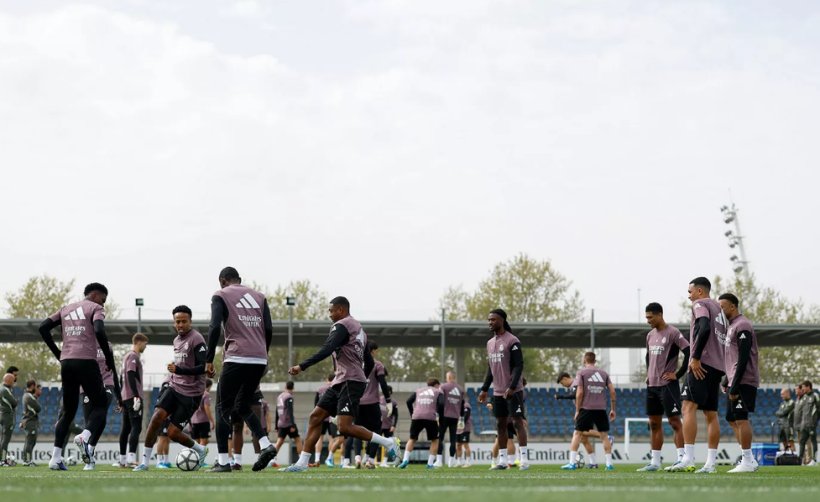 ريال مدريد يعلن جاهزية ميندي واستمرار غياب الثنائي