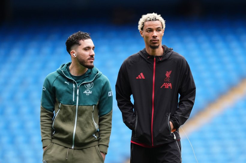 ريان شرقي يجد نفسه في موقف محرج على مقاعد البدلاء في السيتي