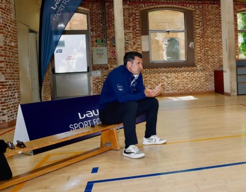 فيجو يدافع عن ألونسو ويشيد بنجم برشلونة