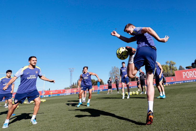 قبل الماراثون الحاسم.. سيميوني يستعيد سلاحه المفقود