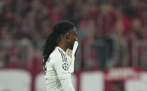 كامافينجا يقدم اعتذارًا