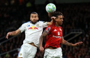 مانشستر يونايتد يتعرض لخسارة مخيبة للآمال أمام ليدز يونايتد