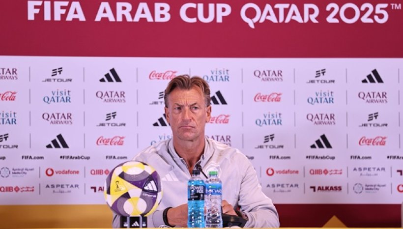 مصير رينارد مع السعودية على المقعد الساخن قبل المونديال.. ما الجديد؟