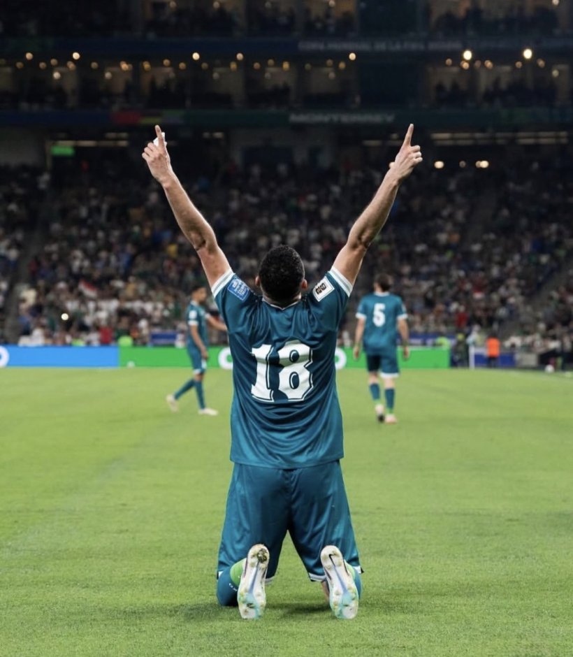 من وعد بسيط إلى هدف تاريخي.. قصة أيمن حسين