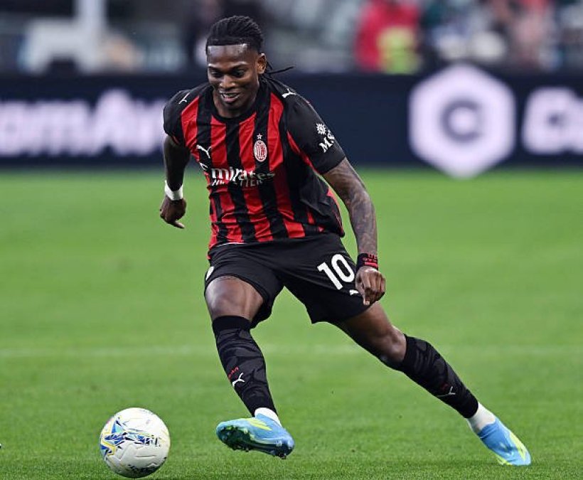 ميلان ينتظر العروض من أجل لياو، لكن لا شيء رسمي حتى الآن