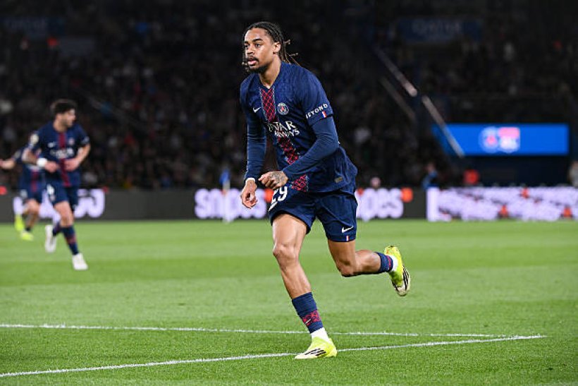 نجم باريس سان جيرمان يغير وكيل أعماله ويعود إلى طاولة برشلونة